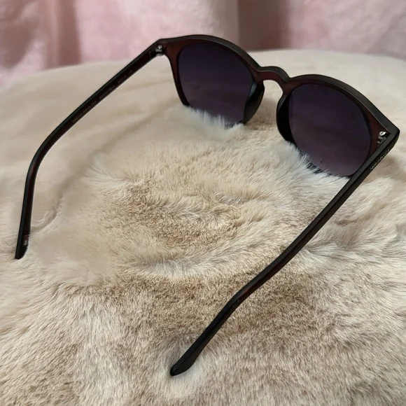 Tommy Hilfiger Dream WP OL453 Round Sunglasses - Picture 4 of 9